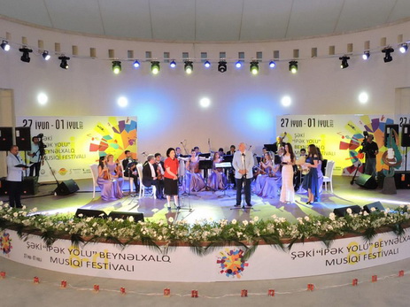 Успешно закончился восьмой  международный музыкальный фестиваль «Шелковый путь» в Шеки
