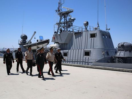 Министр обороны Азербайджана посетил учебно-тренировочный комплекс ВМС – ФОТО