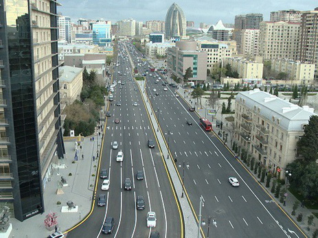 Кардинально меняется схема движения по одной из самых оживленных улиц Баку - ВИДЕО