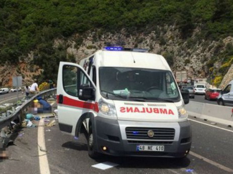 Азербайджанец за рулем грузовика совершил аварию в Турции, погибли четверо