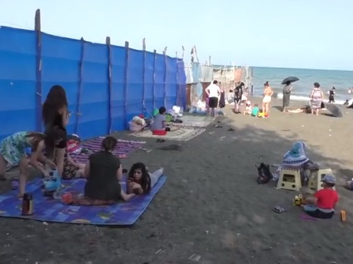 «Только для женщин». В Лянкяране есть пляж, куда мужчинам вход запрещен - ВИДЕО