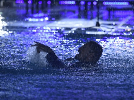 Дима Билан упал в бассейн и довел до слез  Аллу Пугачеву на «Жаре-2017» - ВИДЕО