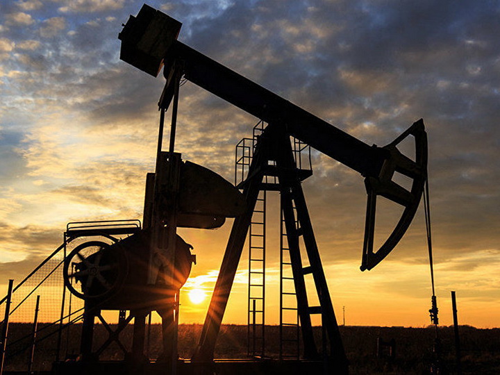 Нефть дешевеет на увеличении добычи в США