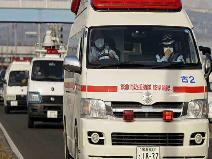 В Японии пять человек пропали без вести после крушения баржи