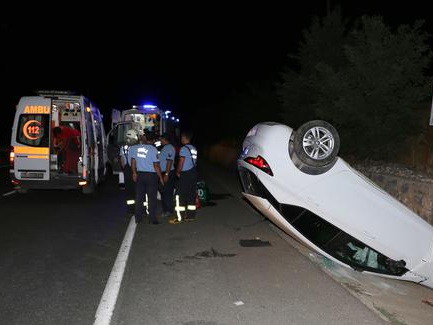 В Турции в ДТП попал автомобиль с туристами из Азербайджана, есть раненые, в том числе, дети - ФОТО