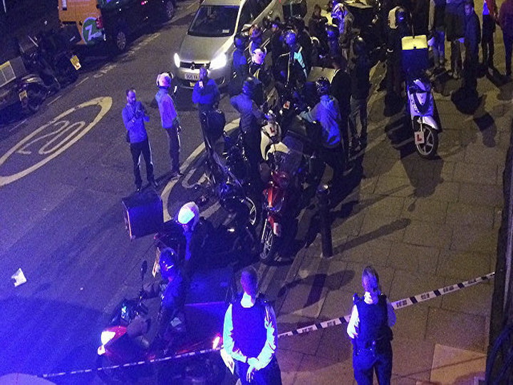 Злоумышленник напал на полицейских у Букингемского дворца