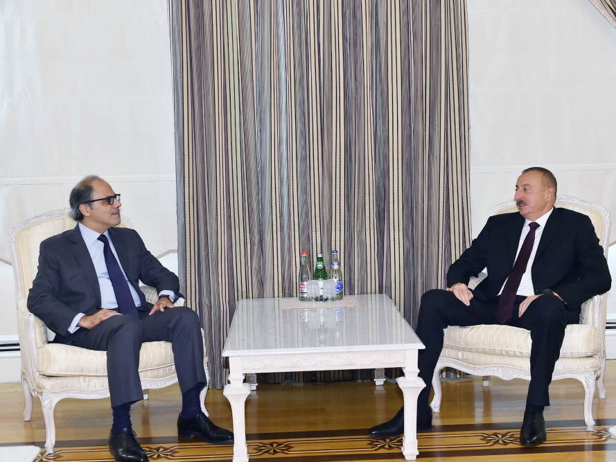Президент Ильхам Алиев принял директора Департамента МВФ