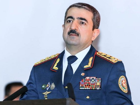 Ильхам Алиев наградил Э.Гулиева орденом  «Флаг Азербайджана»