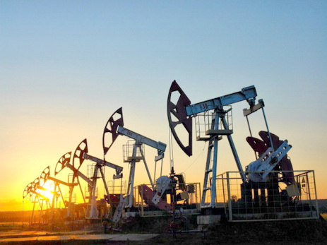 Цены на нефть слабо снижаются