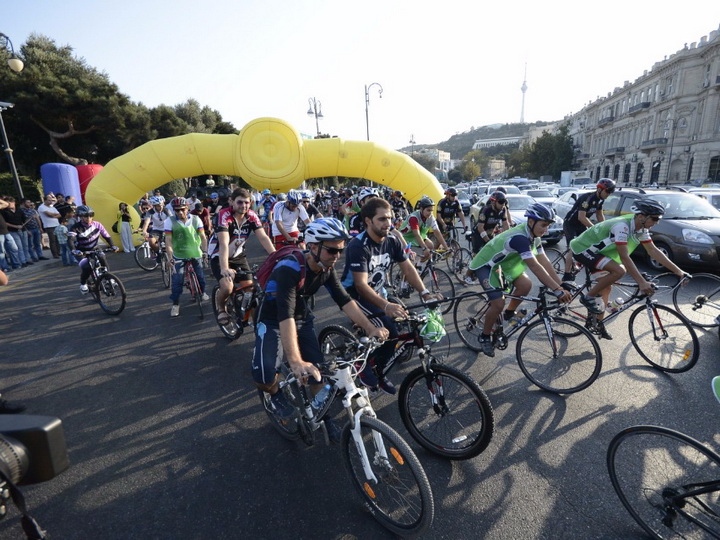 В Баку прошел велозаезд, посвященный «Всемирному Дню без автомобилей» - ФОТО
