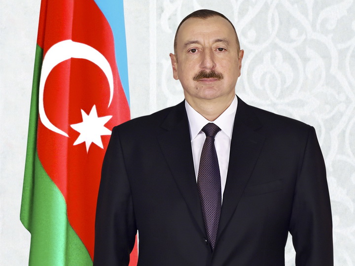 Президент Азербайджана поздравил эмира Катара
