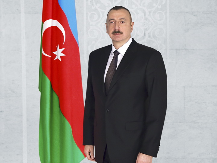 Президент Ильхам Алиев поздравил президента Палестины