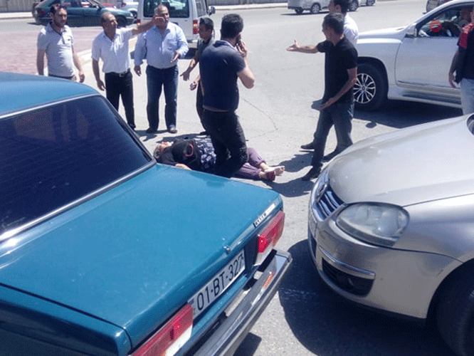 «Подбросило в воздух»: Новые подробности аварии в Масазыре, где Mercedes сбил пешехода и влетел в фонарный столб – ФОТО – ВИДЕО - ОБНОВЛЕНО