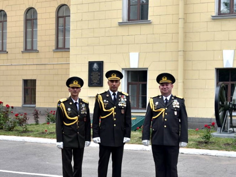 Азербайджанские офицеры окончили Военную академию в России с золотой медалью и красным дипломом - ФОТО