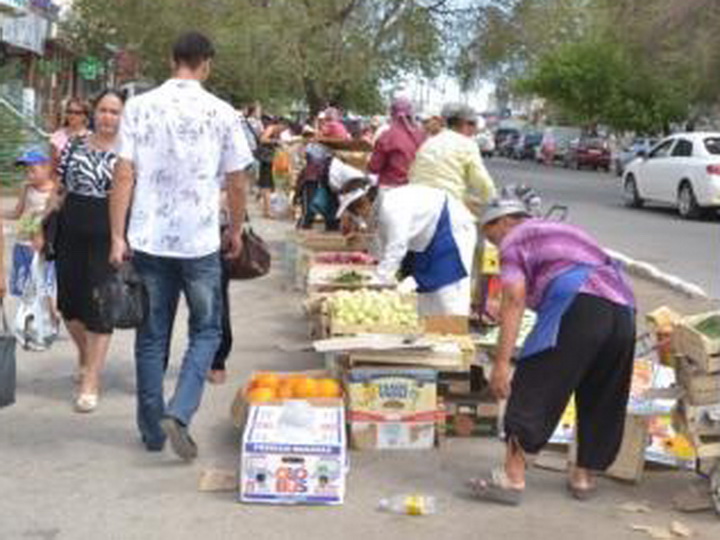 Полиция Баку: Уличная торговля – источник антисанитарии