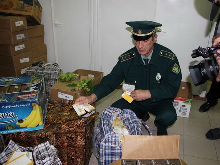 На российско-азербайджанской границе изменились правила провоза багажа