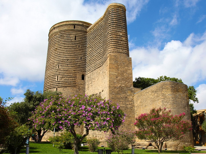 «Maiden Tower. To Be a Woman»: Евросоюз продолжает радовать бакинскую публику фестивалями – ФОТО
