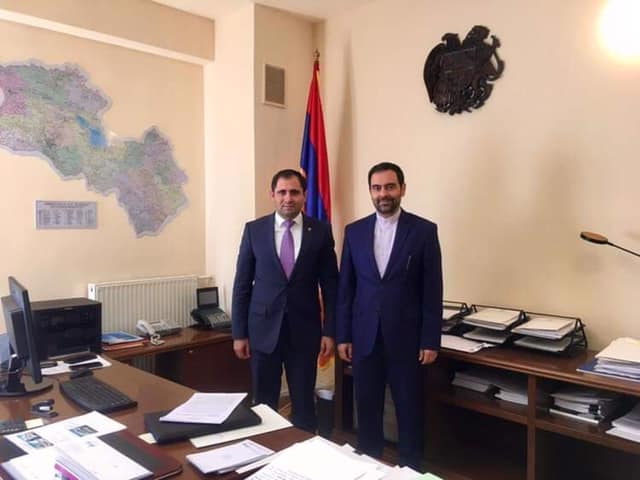 Посол Ирана в Ереване сфотографировался на фоне карты Армении, включающей в себя Карабах - ФОТО
