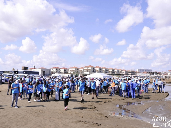 В связи с Международным днем очистки побережья проведено мероприятие по очистке общественного пляжа - ФОТО