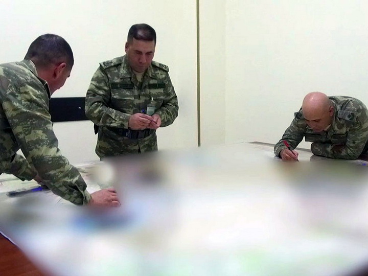 В ходе учений выполняются задачи на картах - ВИДЕО