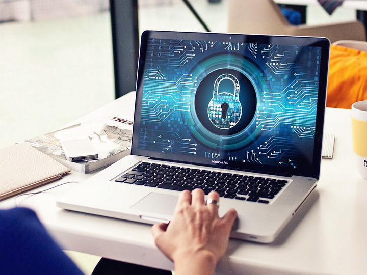 В Милли Меджлисе предложили создать механизм контроля над Интернетом