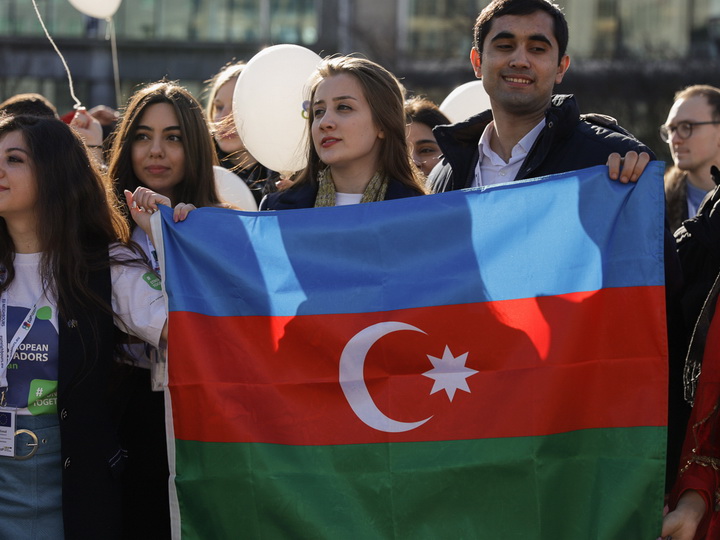 Динамичный рост населения приводит к развитию и укреплению человеческого капитала в Азербайджане