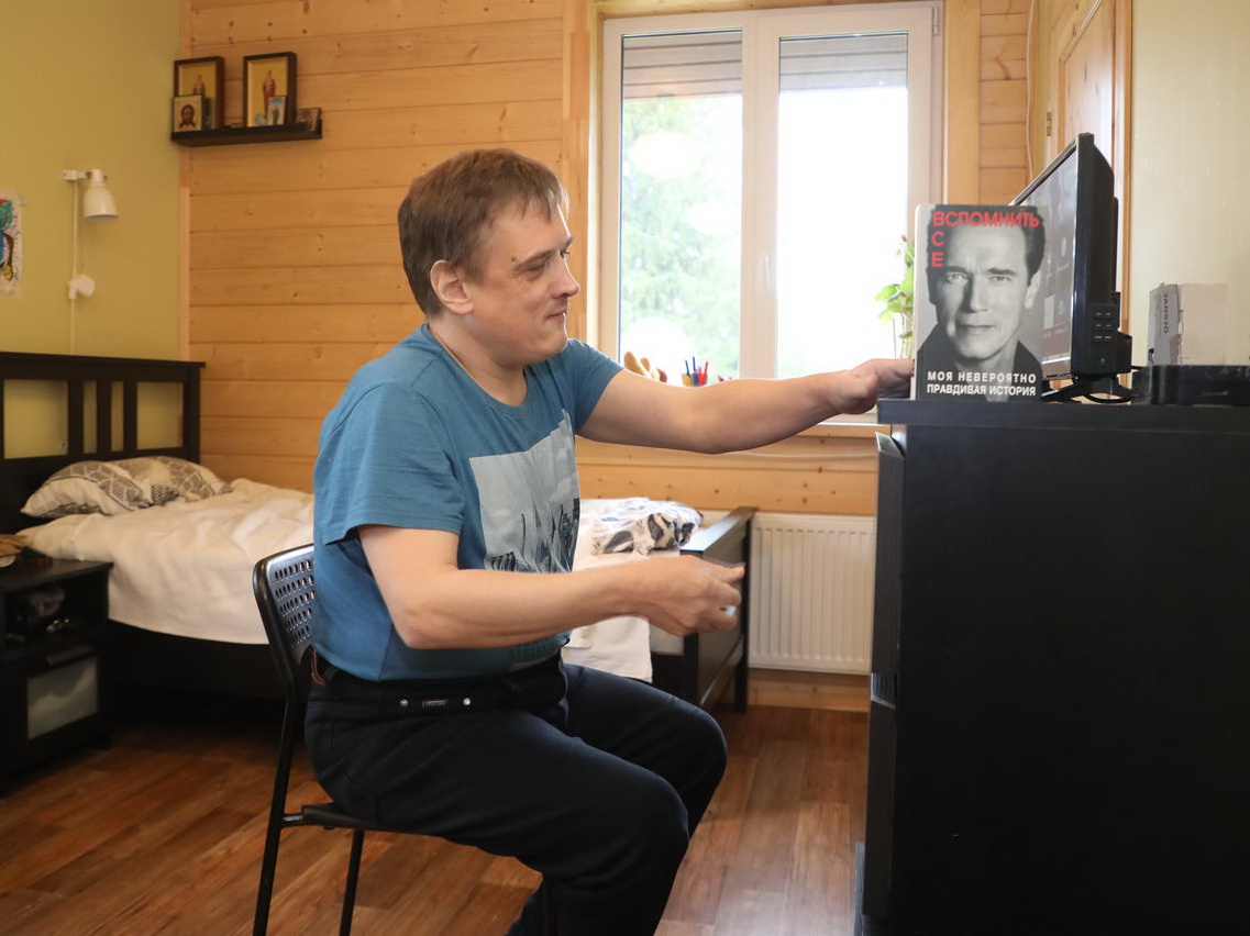 Азербайджанка помогла Сереге из деревни под Питером добиться встречи со Шварценеггером – ФОТО – ВИДЕО