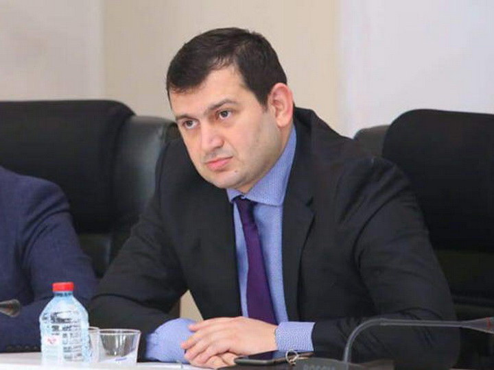 Госкомитет призвал азербайджанское общество изменить отношение к женщине