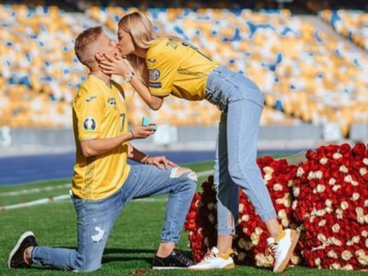 Звезда сборной Украины приревновал девушку к Роналду и сделал ей предложение - ФОТО