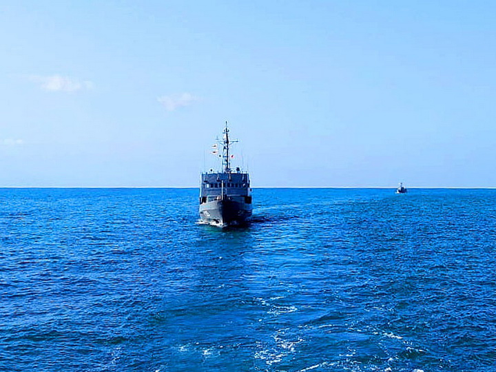 ВМС Азербайджана проводят тактические учения
