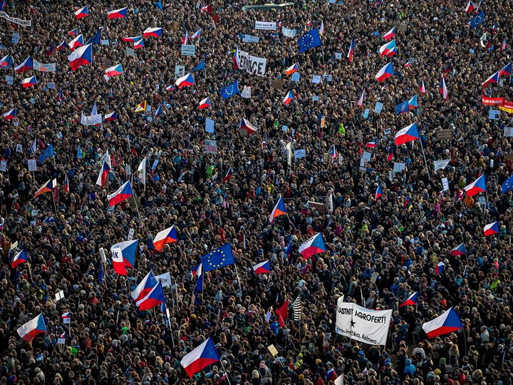 В Праге прошли одни из самых массовых со времени «Бархатной революции» протестов - ФОТО - ВИДЕО - ОБНОВЛЕНО