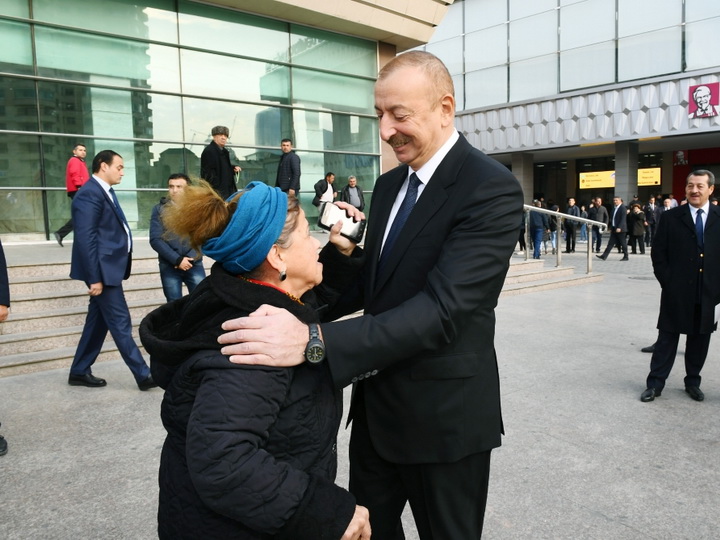 Женщина попросила Ильхама Алиева списать ее долг банку. Как отреагировал Президент? - ВИДЕО