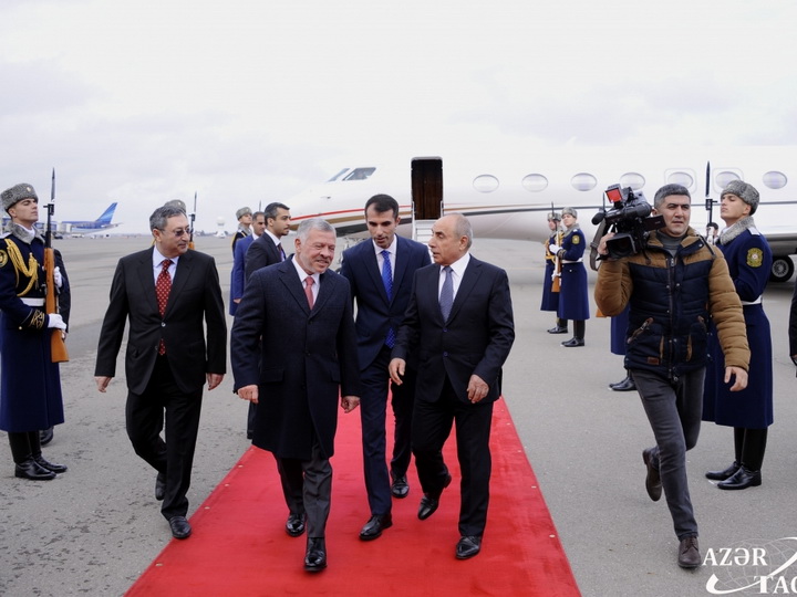 Король Иордании Абдалла II прибыл с официальным визитом в Азербайджан - ФОТО