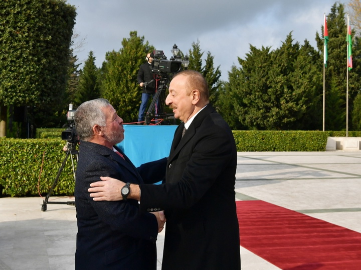 В Баку состоялась церемония официальной встречи Короля Иордании - ФОТО