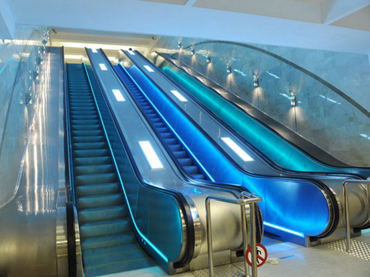 На новой станции Бакметрополитена, которую откроют в 2020 году, устанавливают эскалаторы