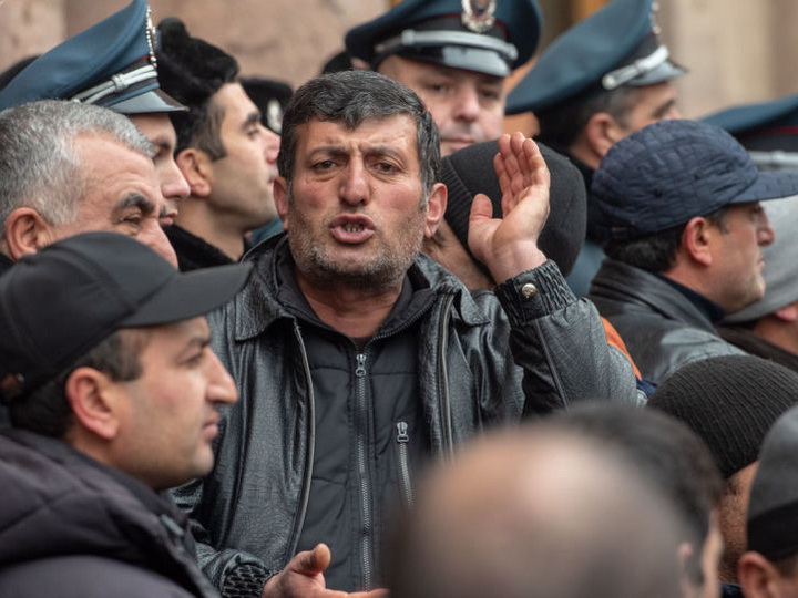 «Мясной бунт» и «ГАЗели смерти»: В Армении растет волна социального недовольства
