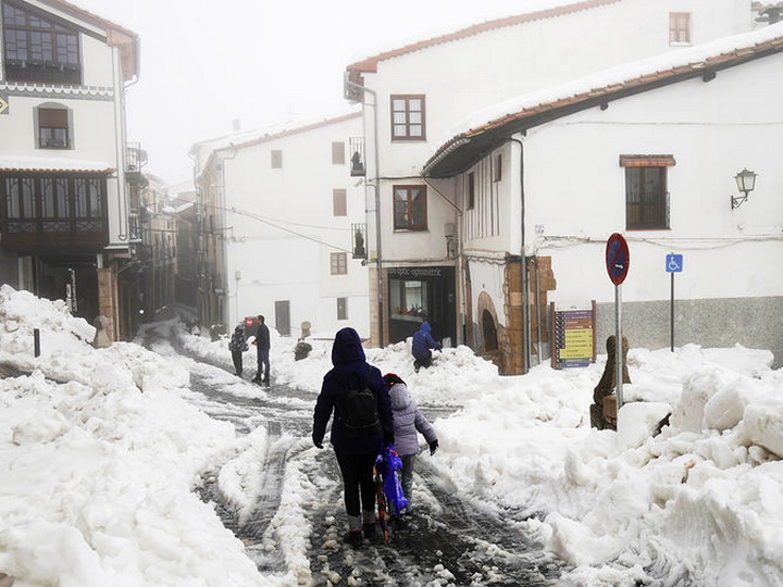 Жертвами холодного циклона в Испании стали 13 человек