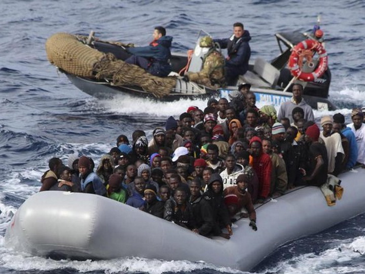 У берегов Ливии спасли почти 59 мигрантов