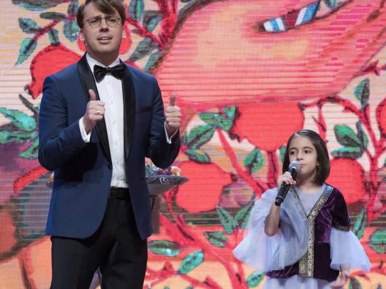 «Алла будет в восторге!»: Юная азербайджанка спела хит примадонны на шоу Максима Галкина – ФОТО – ВИДЕО
