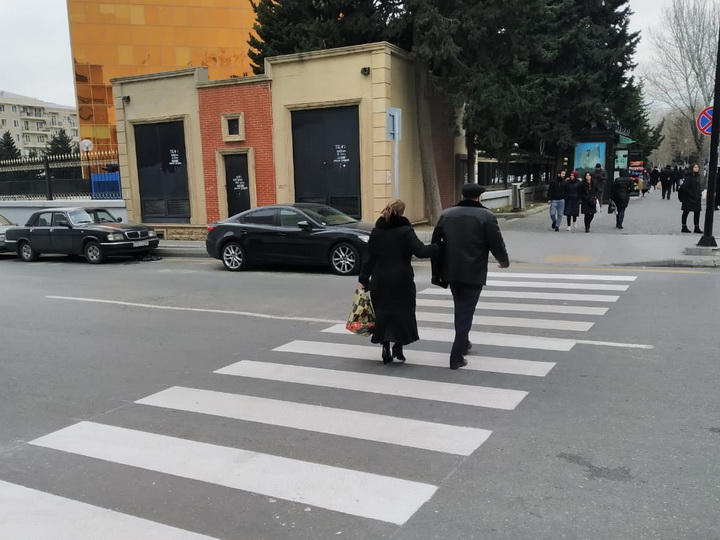 В центре Баку появилась новая «долгожданная» «зебра» - ФОТО