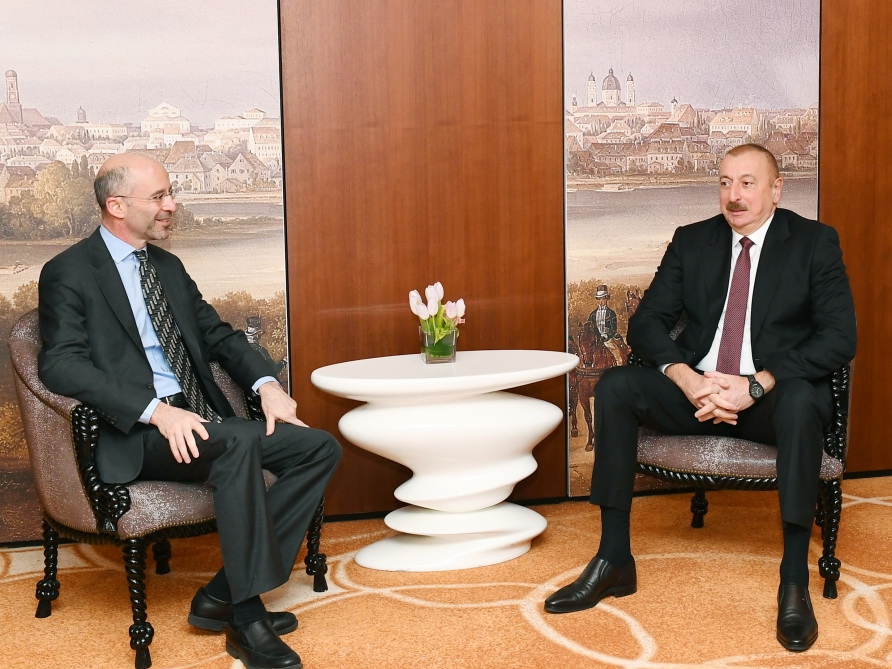 Ильхам Алиев встретился в Мюнхене с президентом и генеральным исполнительным директором Международной кризисной группы - ФОТО