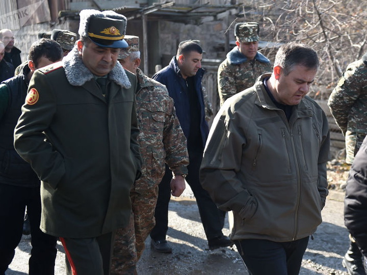 Начальник генштаба Армении отказался подавать в отставку – смерти солдат не повод