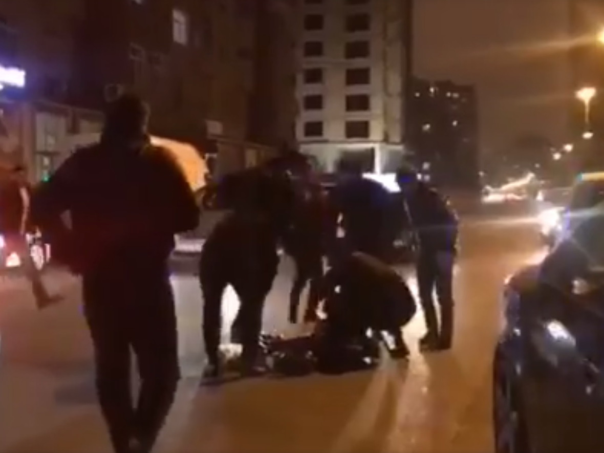 В Баку сотрудники полиции спасли женщину – ВИДЕО