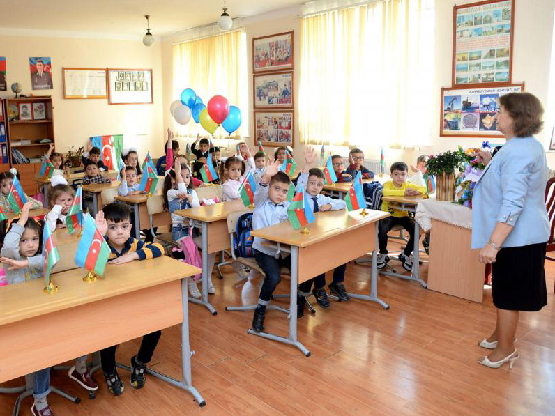 Временно приостановлена работа школ в Азербайджане