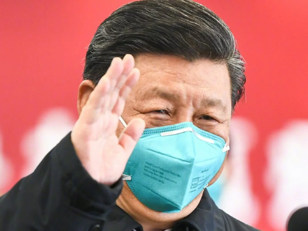«Победа близка»: Си Цзиньпин посетил Ухань, Китай закрывает временные больницы – ФОТО