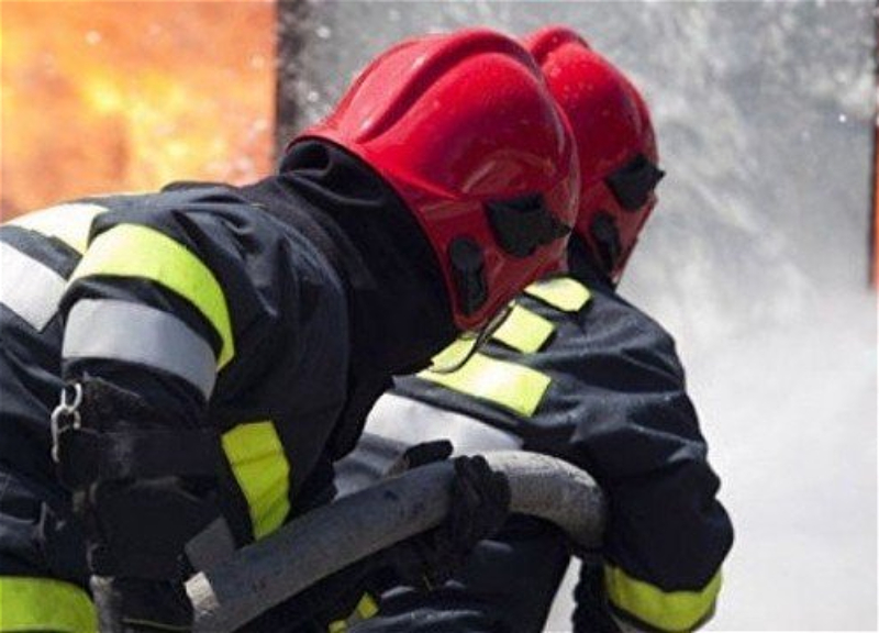 Пожар в отеле в Баку потушен - ОБНОВЛЕНИЕ