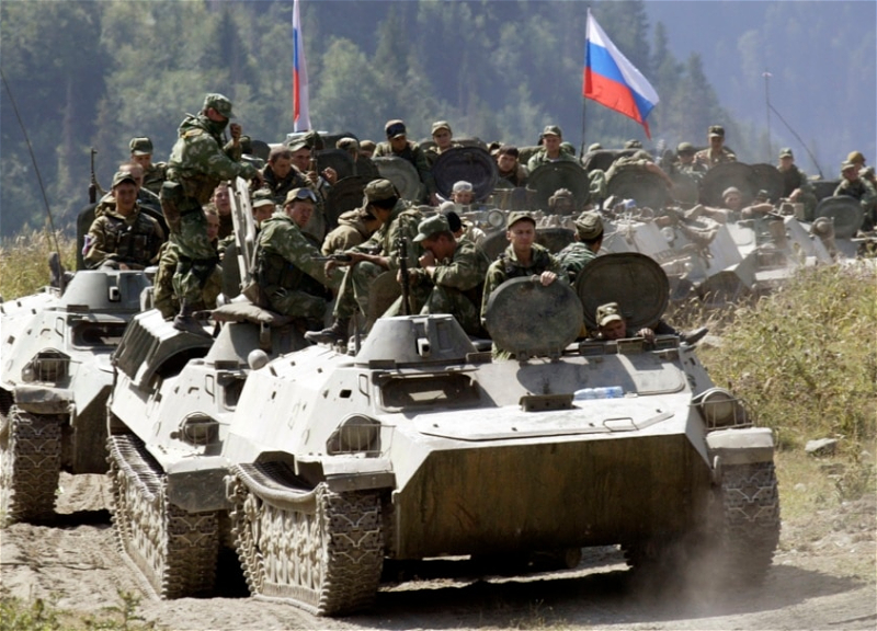 Подоляк: Российские силы продвигаются все дальше вперед