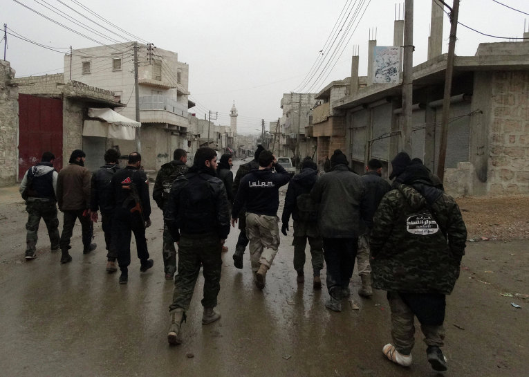В Сирии боевики ИГИЛ пытались в женской одежде избежать плена - ФОТО