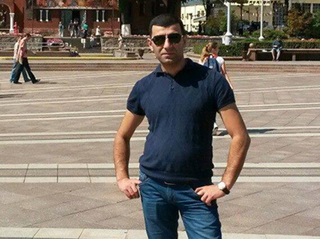 В Азербайджане госслужащий повесился из-за долгов - ФОТО