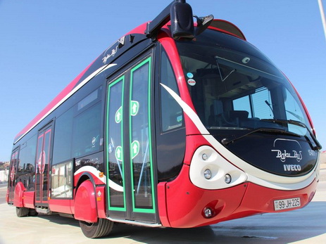 Возбуждено уголовное дело по факту забрасывания камнями пассажирского автобуса в Баку - ФОТО